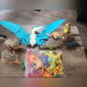 Large Lot Of Dinosaurs
